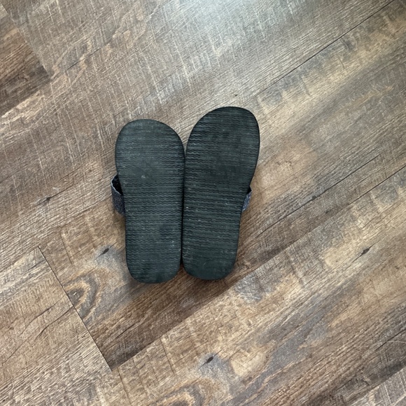 Sandals - Picture 2 of 3